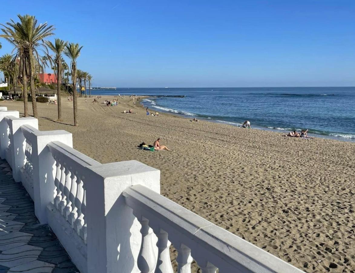 Aloha Playa Apartment With Ocean Views And Pools Benalmadena Exterior photo